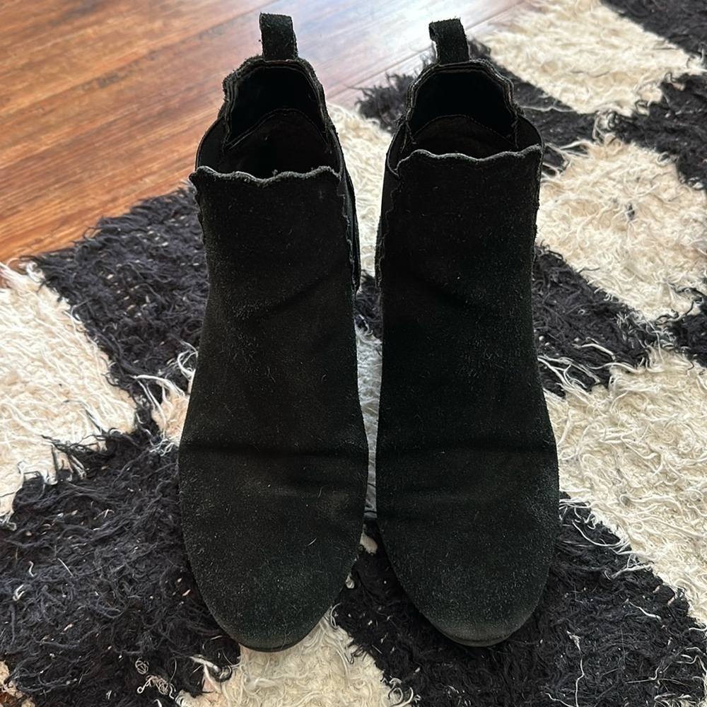 Crown Vintage Suede black booties! - Picture 1 of 5
